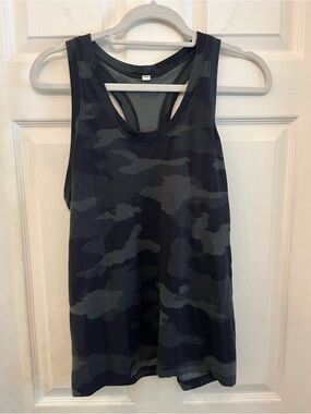 Athleta black and gray camo racerback tank